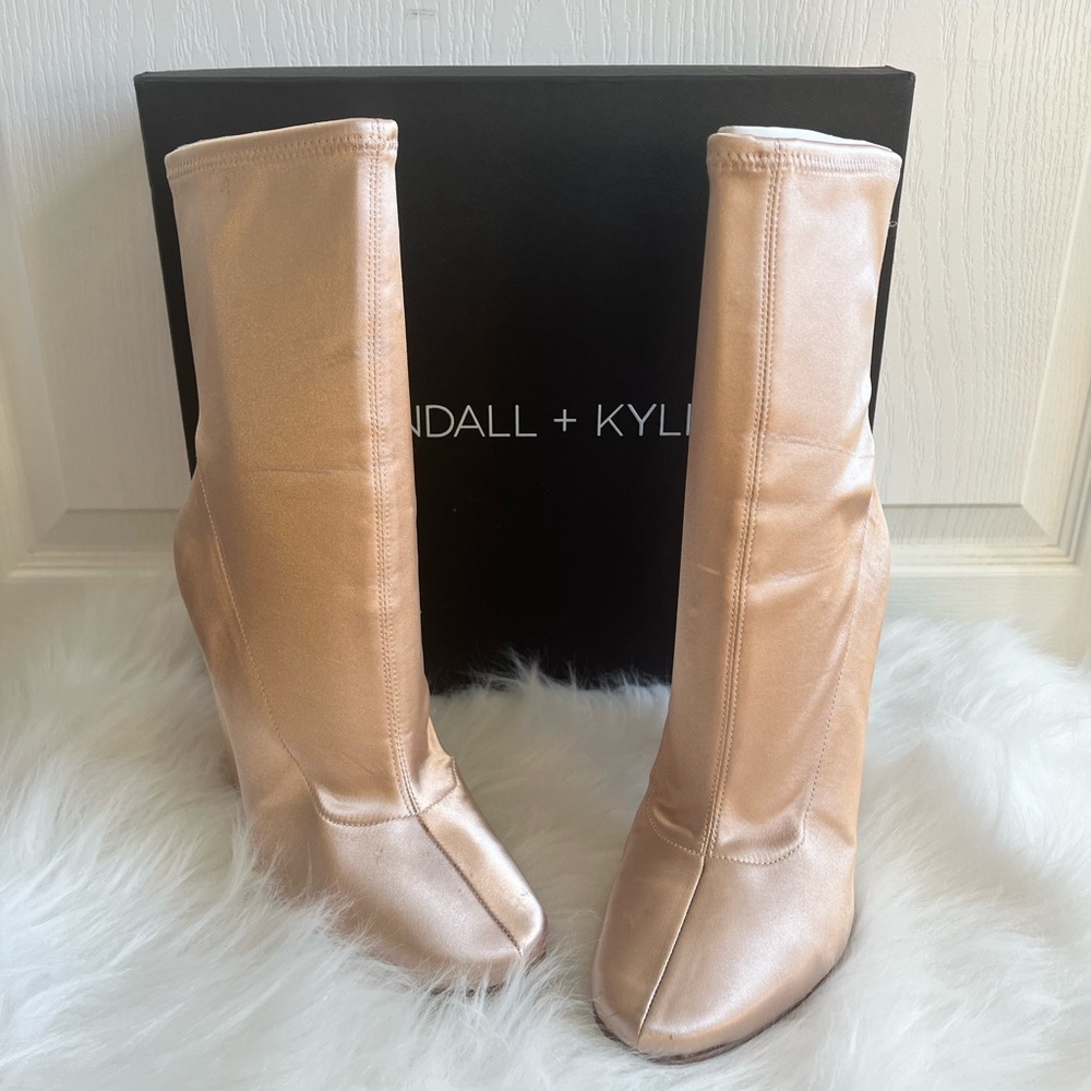 Kendall & Kylie Women's Cream Heeled Boots